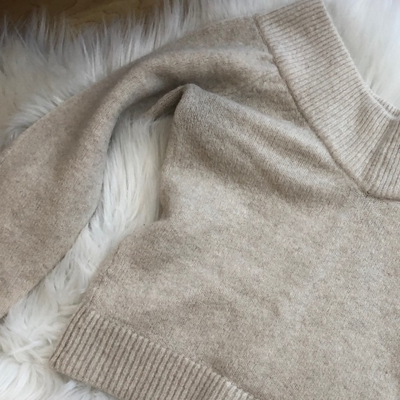 Classic Sweater in Cream - Picture 3 of 4